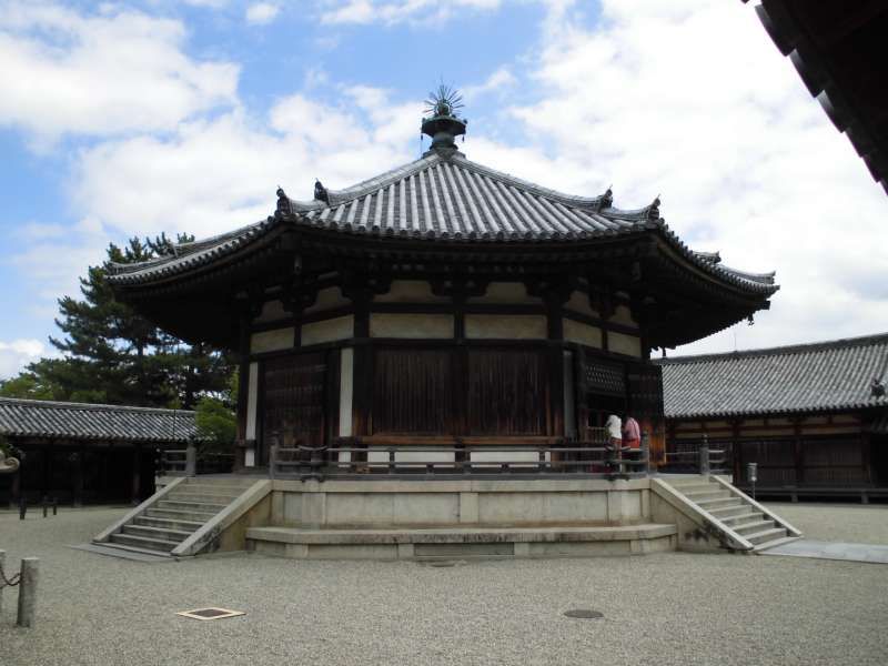 Nara Private Tour - Yumedono(Hall of Dreams)
(National Treasure, 8th century)