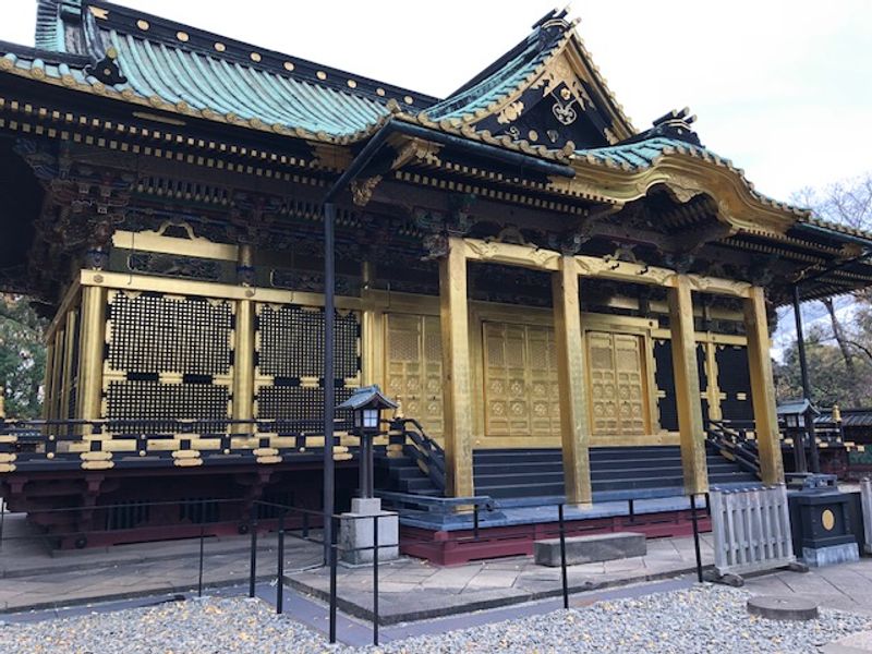 Tokyo Private Tour - Ueno Toshogu Shrine