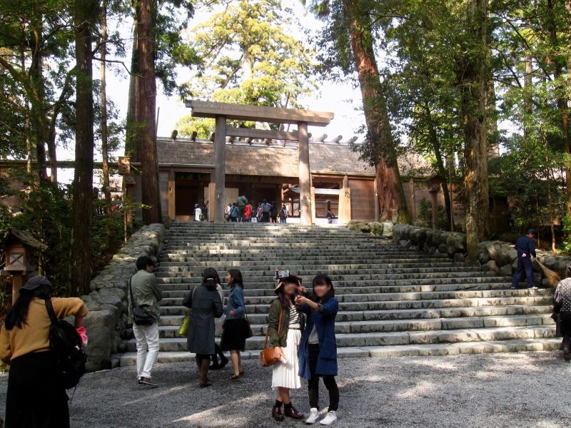 Mie Private Tour - In front of the sanctuary of Naiku