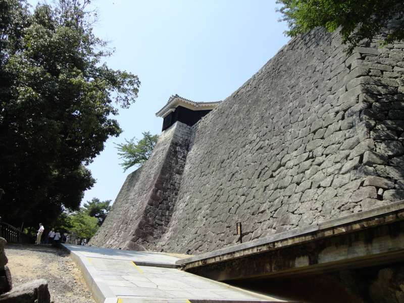 Ehime Private Tour - Stone walls and the turret. These are what was built about 400 years ago.