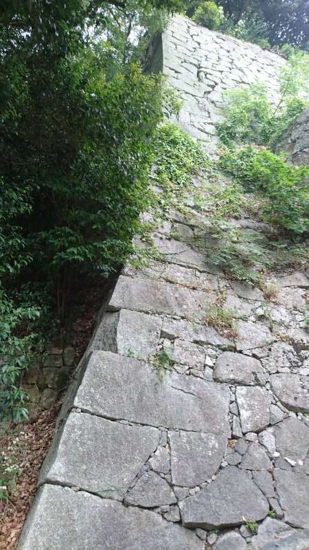 Ehime Private Tour - Concave curve makes invaders difficult to climb up the wall.