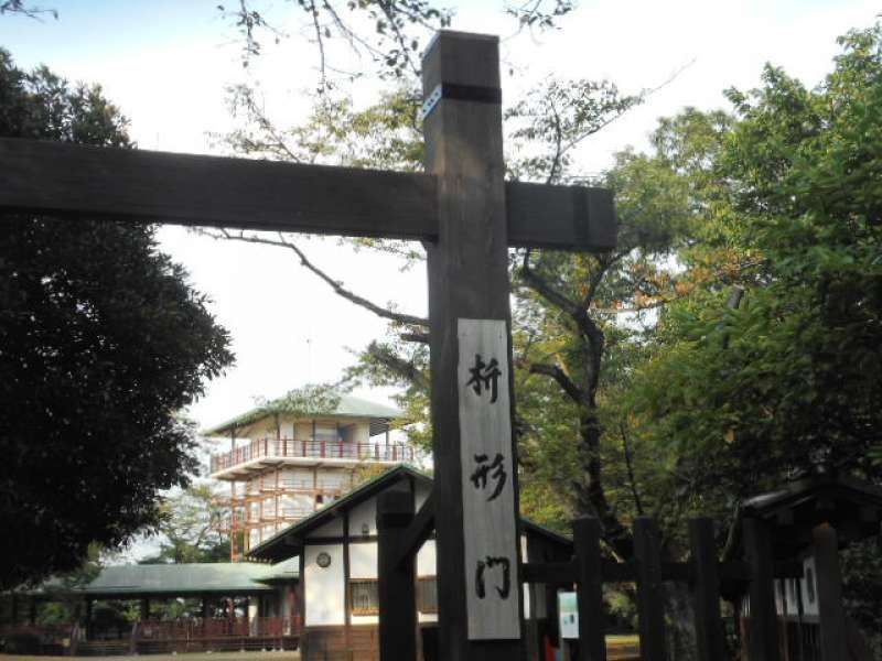 Kanagawa Private Tour - The gate of Mt. Masugata, a hill of 84m high