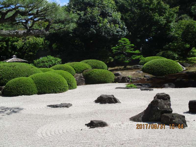 Tottori Private Tour - Dry landscapr garden in Yuushien