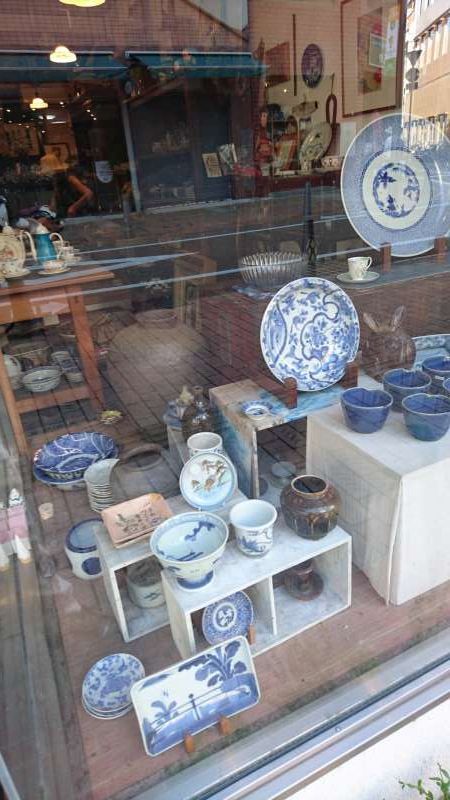 Ehime Private Tour - This shop is specializing in the pottery.