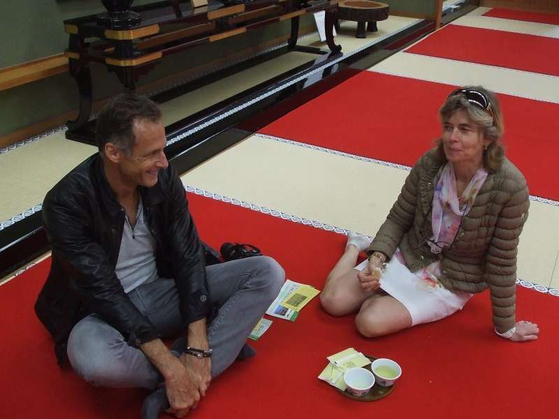 Wakayama Private Tour - A tea break in Kongobuji temple on tatami mat floor, Koyasan, Wakayama