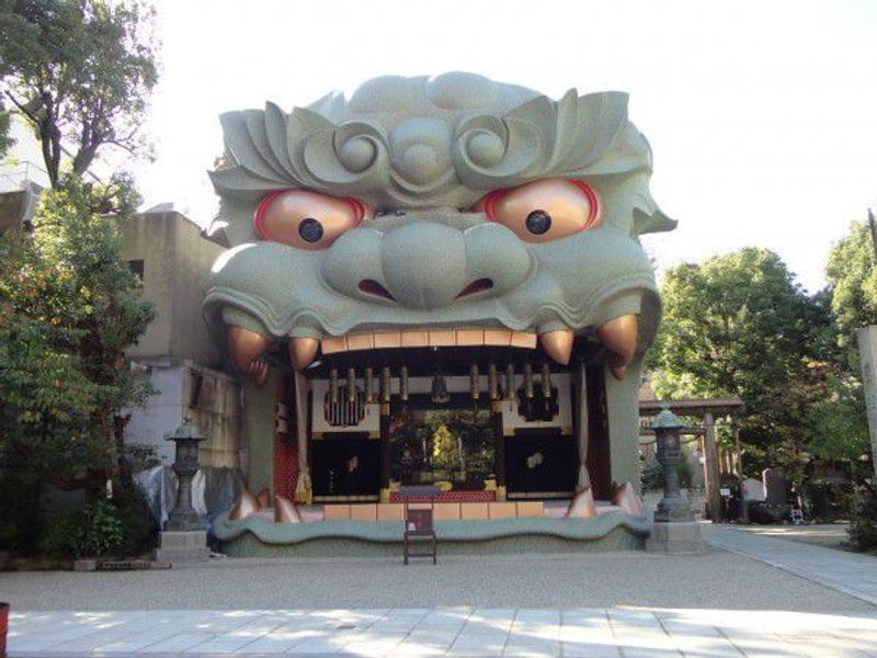 Osaka Private Tour - Giant Emaden at Namba Yasaka Shrine