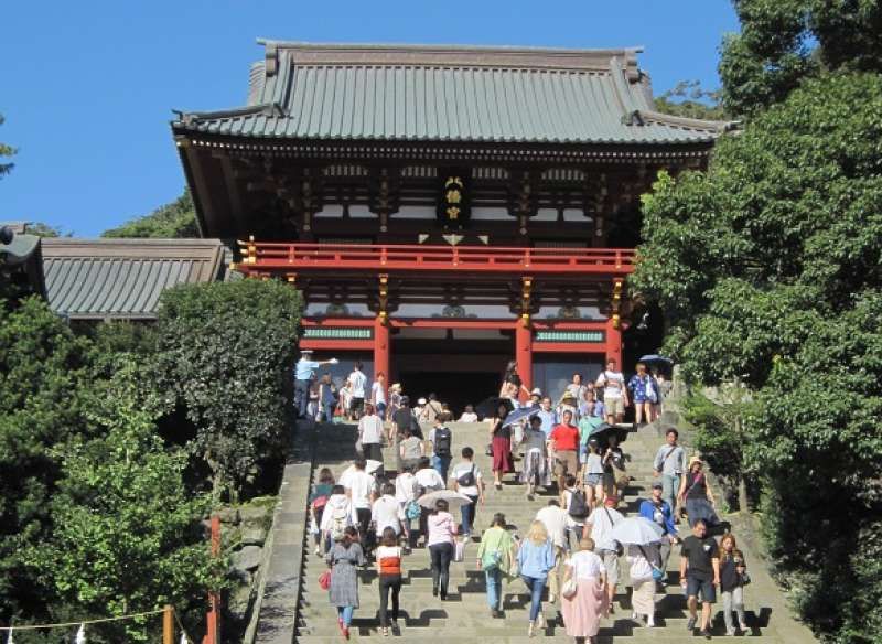 Kamakura Private Tour - Tsurugaoka-Hachiman-gu shrine:The main shrine built by Minamoto Yoritomo in 1180.