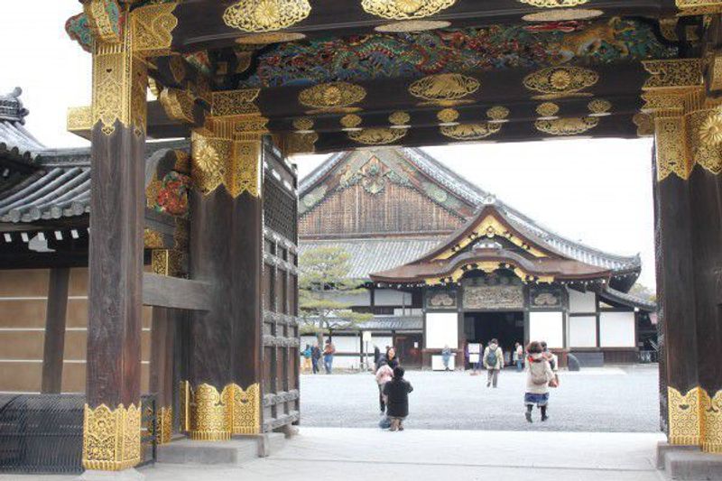 Kyoto Private Tour - Nijyo-castle was a Kyoto villa for the shoguns. It was completed in 1603 .