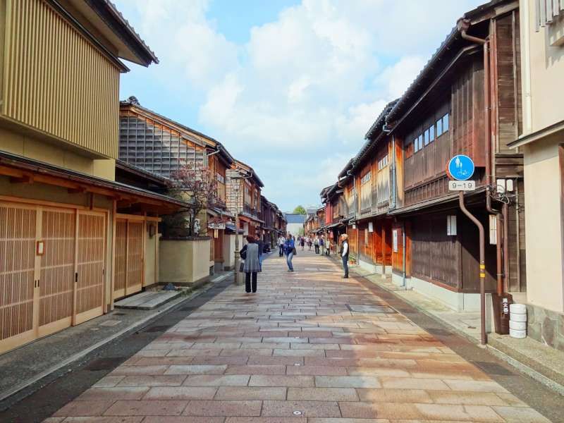 Kanazawa Private Tour - Higashichayagai, Important Traditional Building Group Conservation Area