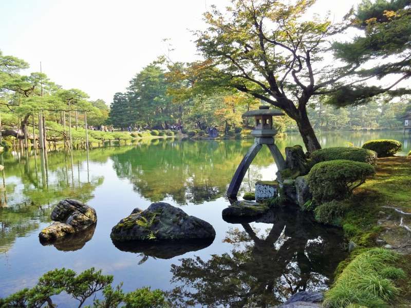 Kanazawa Private Tour - Kenrokuen, was chosen as the highest rated 3 star as a Japanese garden in "Michelin sightseeing guide" 