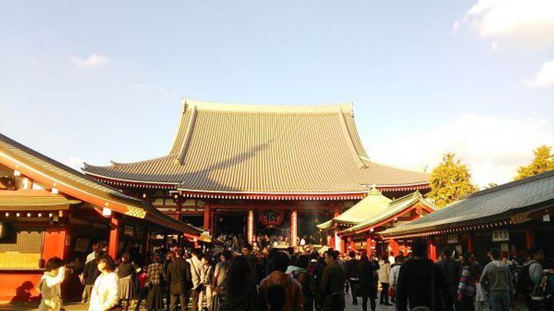 Tokyo Private Tour - Sensoji temple in Asakusa. Let's enjoy hustle and bustle atmosphere of Asakusa.