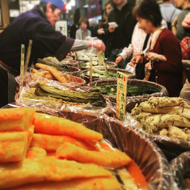 Kyoto Private Tour - Find local foods in Nishiki market !