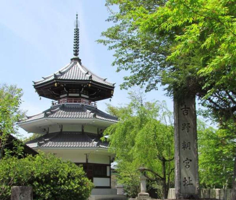 Osaka Private Tour - Nancho Myoho Den at Kinpusenji