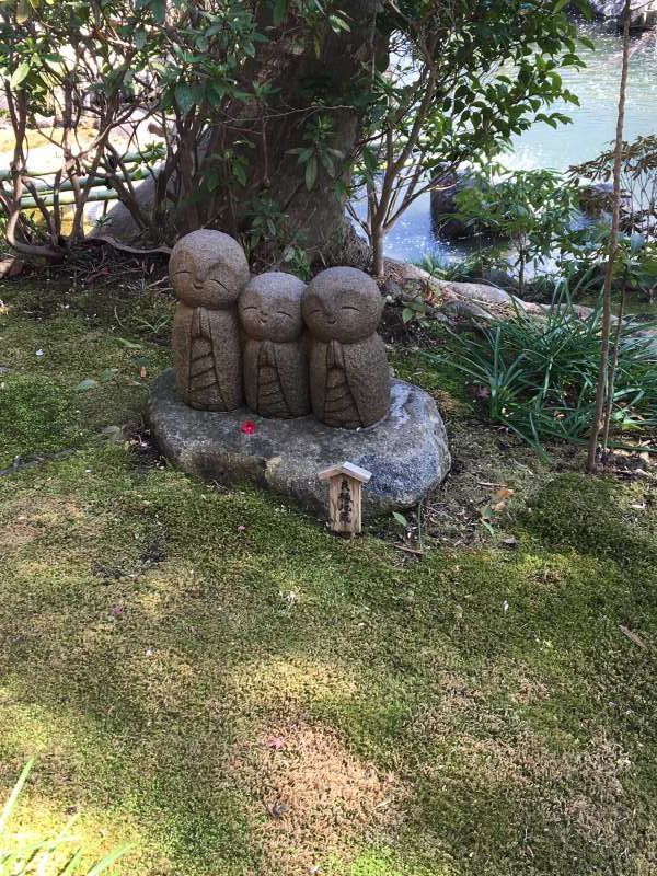 Kamakura Private Tour - Good match saints in Hasedera temple. There are three series of saints in the sight of the temple. If you find all of the three, you will be happy, they say.