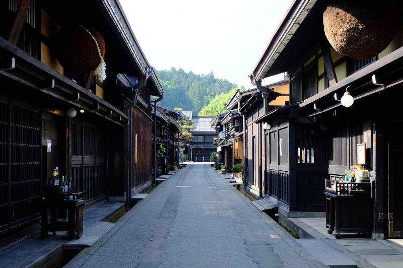 Takayama Private Tour - Takayama and Shirakawa-go are famous for their well-preserved Japanese folk houses. Each section of these traditional homes has a unique purpose. Your guide will tell stories of how the people used to live, making use of the natural resources in the Hida region.