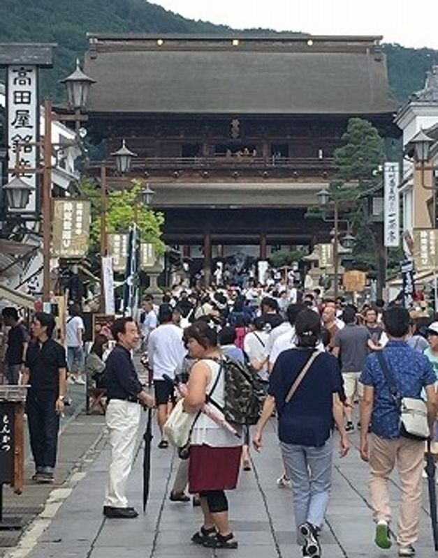 Nagano Private Tour - Temple gate