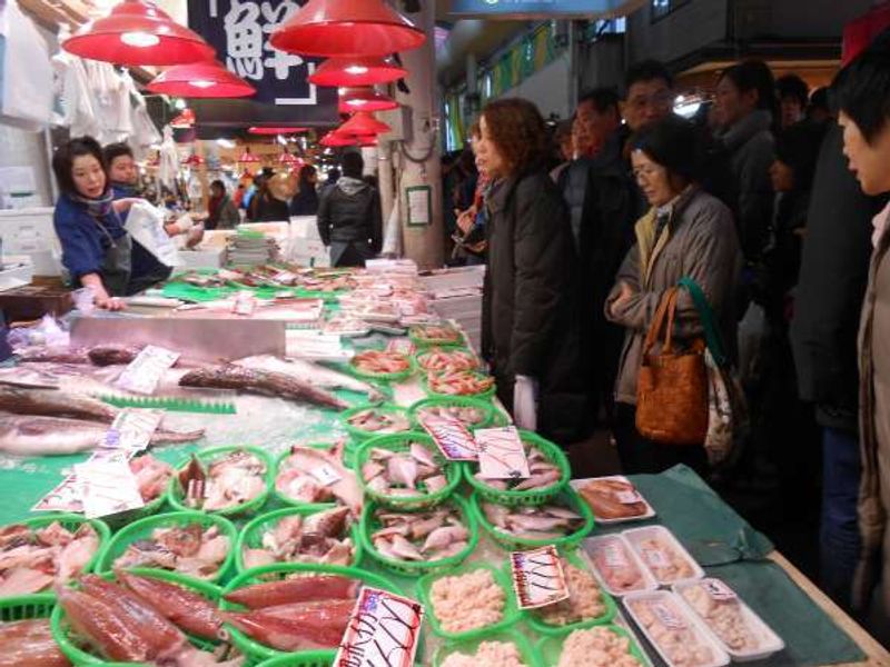 Kanazawa Private Tour - Omicho market fishmonger