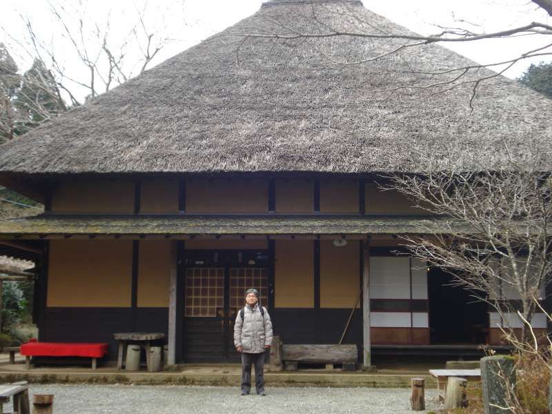 Hakone Private Tour - Amazake-chaya started operations more than 350 years ago, serves drinks and refreshments: Amazake or non-alcoholic sweet rice-based drink, Iced Macha or powdered green tea, and Chikara-mocchi or pounded rice cake. The earth floors, and irori, or sunken hearth, comfort you with long-forgotten softness of the earth and warmth of the direct fire. 