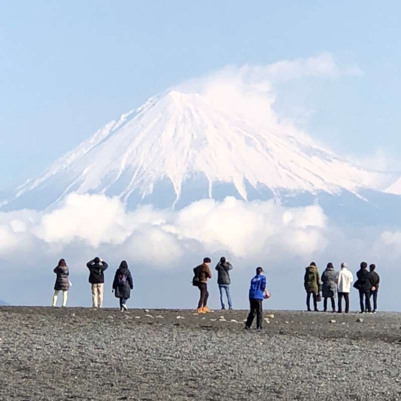 Other Shizuoka Locations Private Tour - Mt. Fuji from the beach at Mino no Matsubara!
After walking through the pine tree grove toward the shoreline, suddenly your eyes catch a magnificent view of Mt. Fuji. 