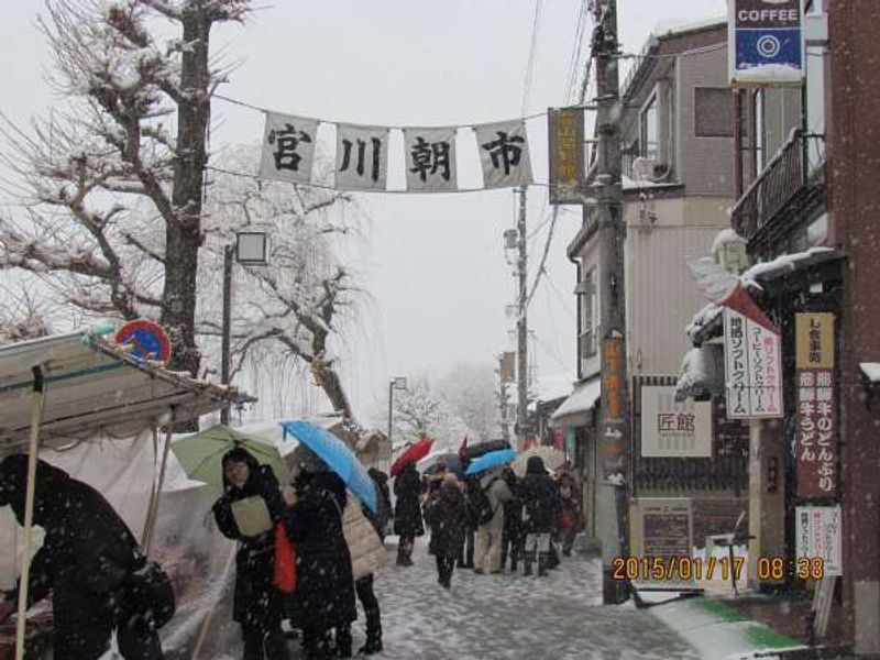 Kanazawa Private Tour - Morning market in Takayama