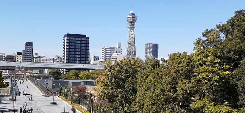 Osaka Private Tour - Shin-sekai centering Tsutenkaku Tower used to flourish before Word War Ⅱ.
You enjoy eating Tako-yaki,Okonomi-yaki,and Kushi-katu at more reasonable prices than Umeda or Namba.