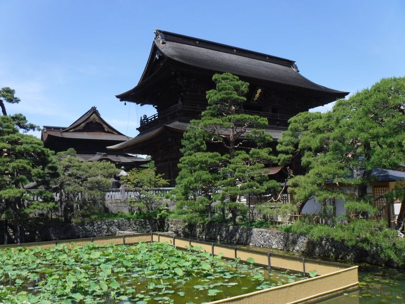 Nagano Private Tour - Sanmon Gate