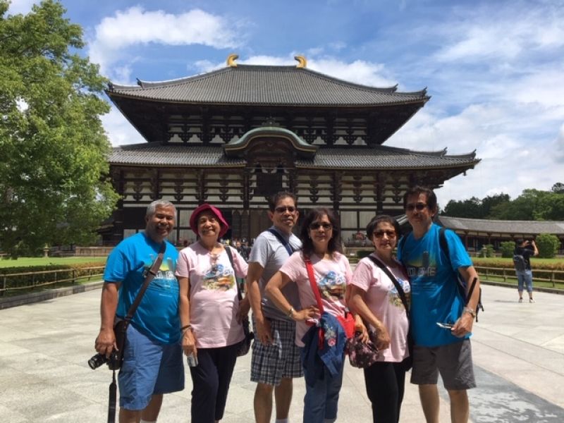 Osaka Private Tour - Lovely couples from the USA in Nara Park