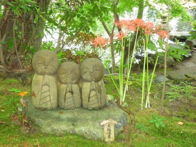 Kamakura Private Tour - Schutzgoetter der Kinder im Hase-Tempel