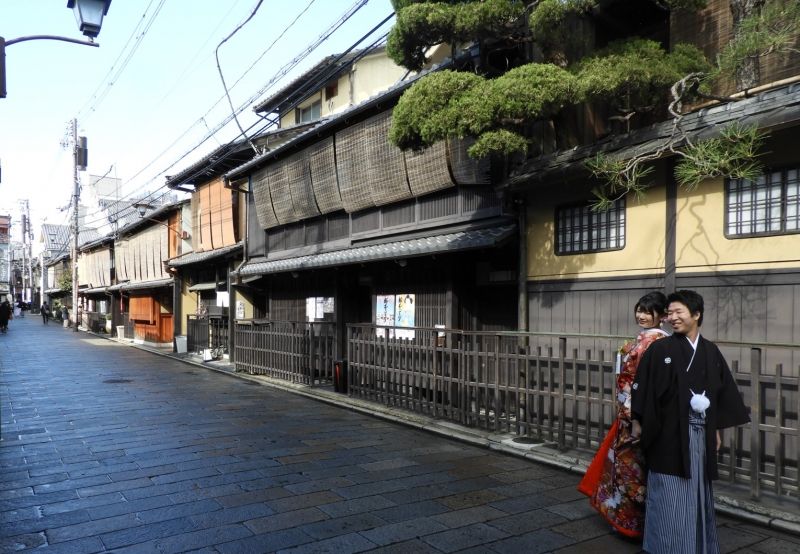 Kyoto Private Tour - Old Japanese style houses in Shinbashi street / Gion area