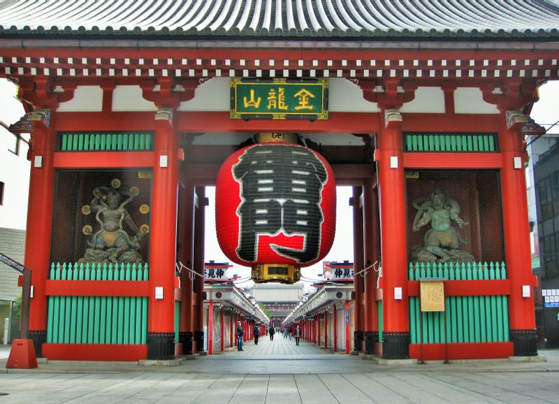 Tokyo Private Tour - Asakusa: Kaminarimon - Thunder gate
