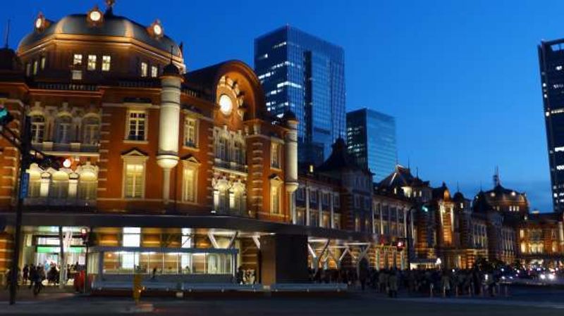 Tokyo Private Tour - Marvelous evening light-up view of Tokyo station 