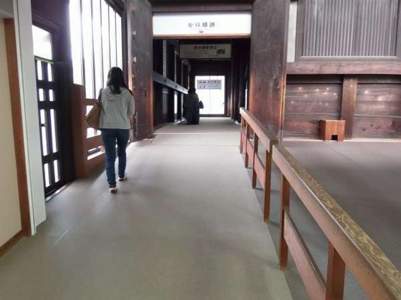 Kyoto Private Tour - Sanjusangendo whose Senju-Kannon statues are breathtakingly beautiful,
is one of the most accessible temples in Kyoto.