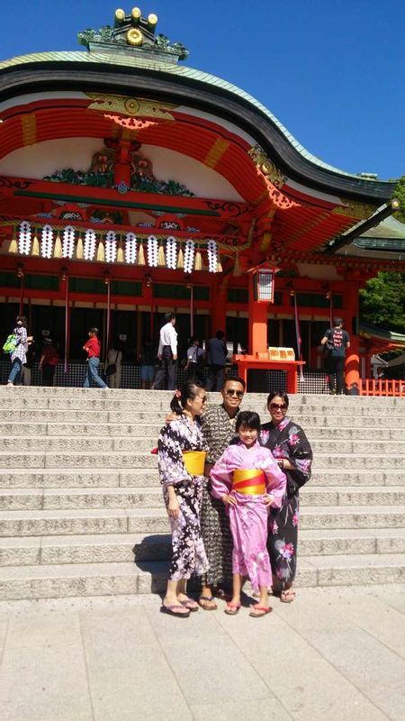 Kyoto Private Tour - In front of ‘Honden’,the main hall of Fushimi-inari Shrine.
Only Yukata-clad people.