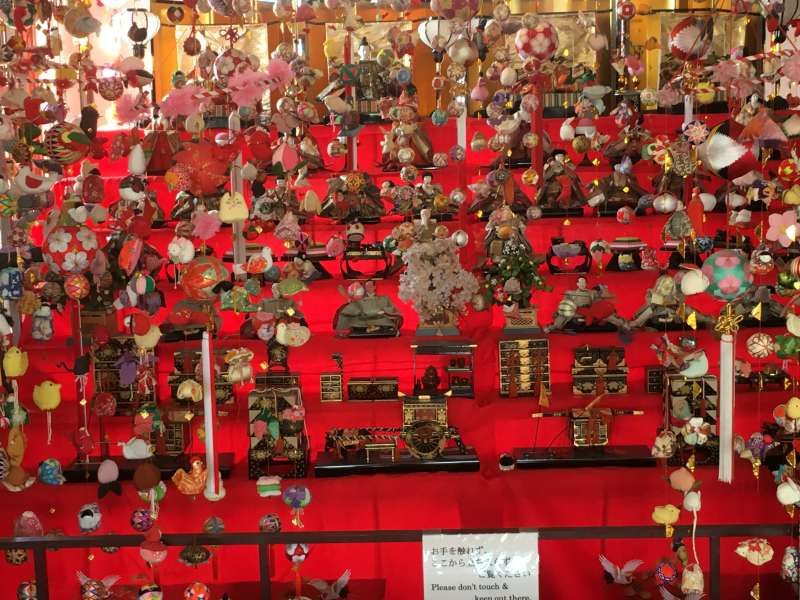 Fukuoka Private Tour - Hina dolls
In Japan, Hina dolls are displayed by the families with girls to pray for safe
growth of their children.