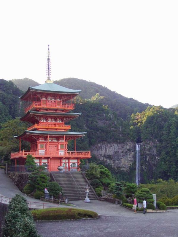 Kumano Private Tour - Three-storied pagoda & Nachi Waterfall.