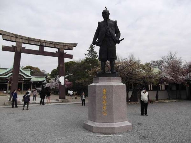 Osaka Private Tour - Statue of Toyotomi Hideyoshi, the founder of Osaka-jo Castle.