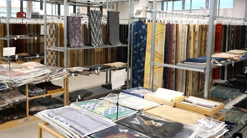 Aichi Private Tour - Kimono recycle shop