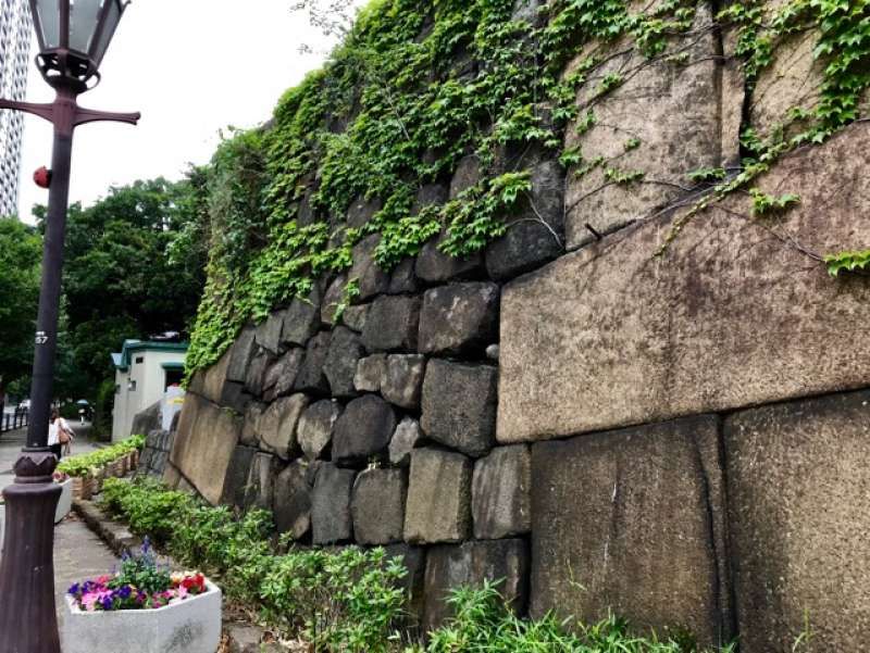 Tokyo Private Tour - Stone wall of the Ushigome Gate