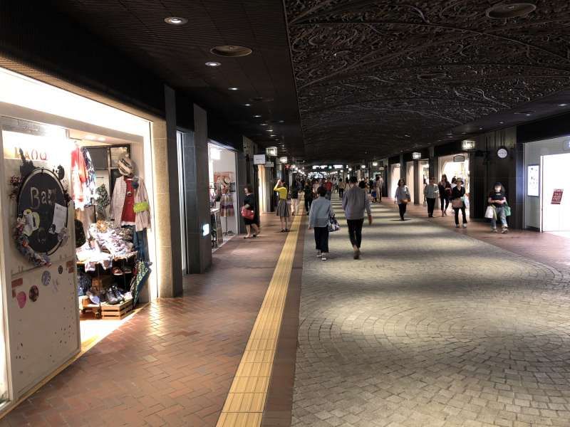 Fukuoka Private Tour - TENJIN CHIKAGAI -   An approx.590m-long underground shopping mall. Nearly 150 shops are located along the cobble-stone
streets.
