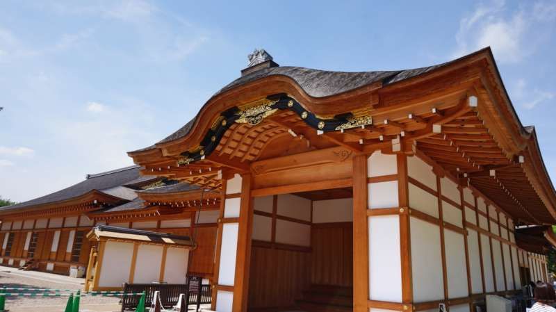 Aichi Private Tour - The front porch of living quarter of Nagoya castle