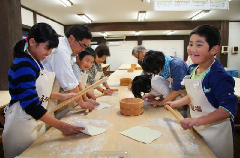 Yamanashi Private Tour - Children enjoy HOTO making