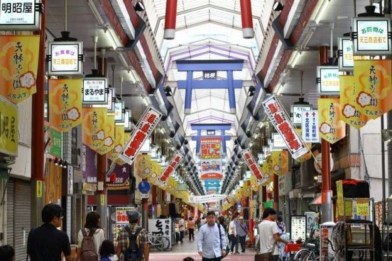 Osaka Private Tour - 1. Tenjinbashi-suji Shopping Street (The 1st destination. The length is 2.6 km, longest arcade around Japan)