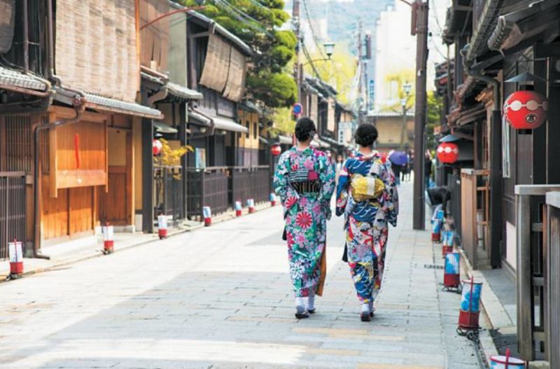 Kyoto Private Tour - Gion is a district of Kyoto, Japan, originally developed in front of Yasaka Shrine (Gion Shrine) from the 16th century.
It is famous for the preservation of forms of traditional architecture and entertainment.
There are Teahouses (ochaya) which have private and closed world where the evening's entertainment may include cocktails, conversation, and games as well as traditional Japanese music, singing and dancing by geisha and maiko (geisha in training).
Although It is difficult for the customer without an introduction from a regular customer to enjoy the entertainment with geisha, but you could see a geisha on the street.