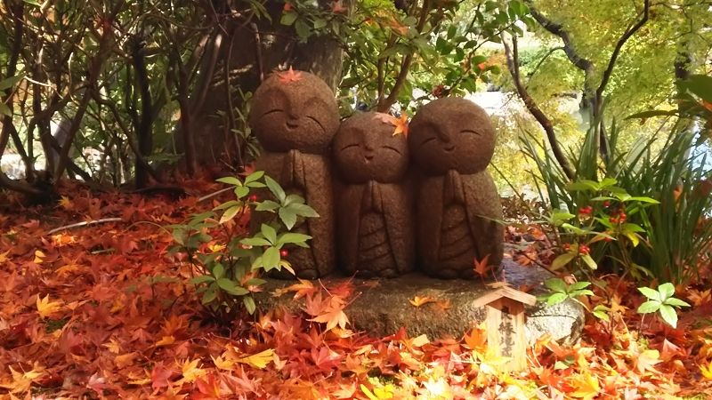 Kamakura Private Tour - The adorable Jizo Buddhas make us smile and relaxed