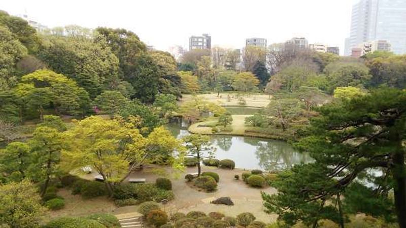 Tokyo Private Tour - Rikugien garden - one of the most beautiful Japanese gardens in Tokyo.