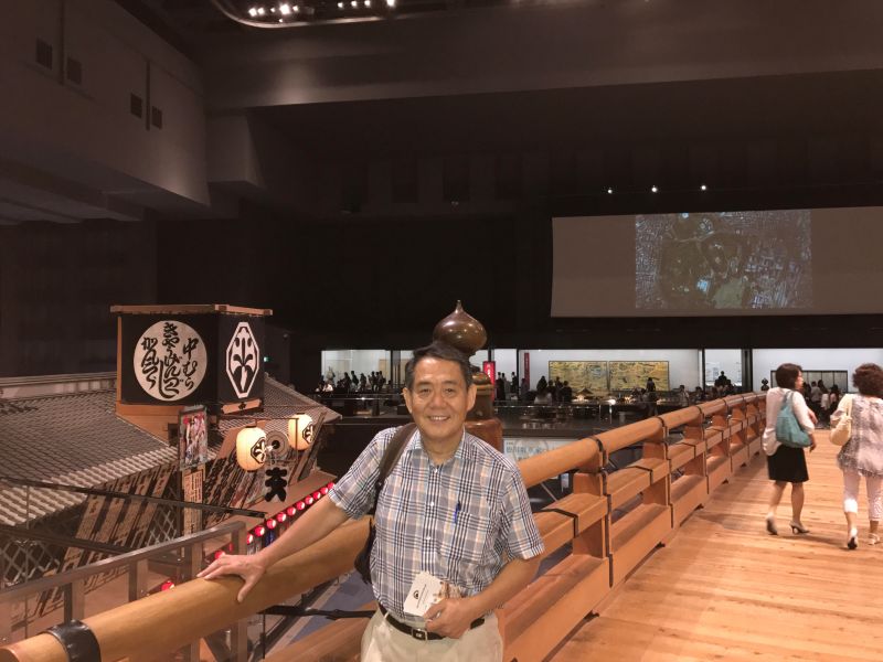 Tokyo Private Tour - This is me (Tom) at Edo Tokyo Museum to show you the city's diverse history