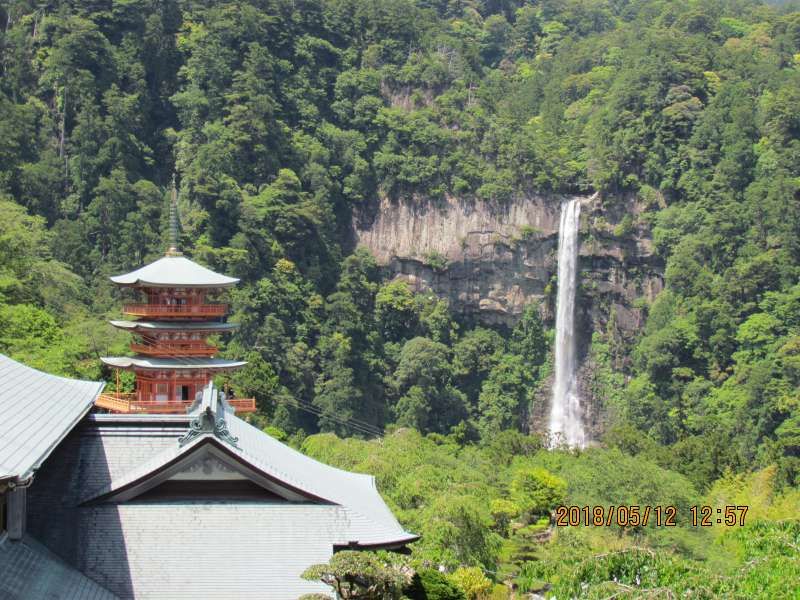 Osaka Private Tour - Three-story pagoda and Nachi Waterfall