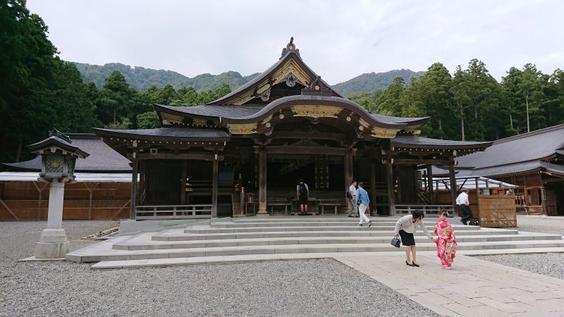 Niigata Private Tour - Main worship hall of Yahiko Shrine