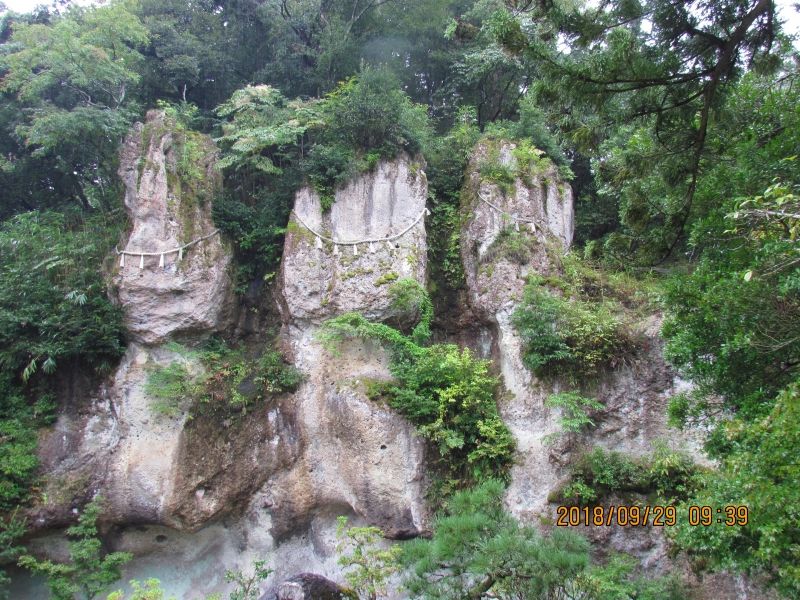 Aichi Private Tour - Amida Triad on the rock at Natadera Temple