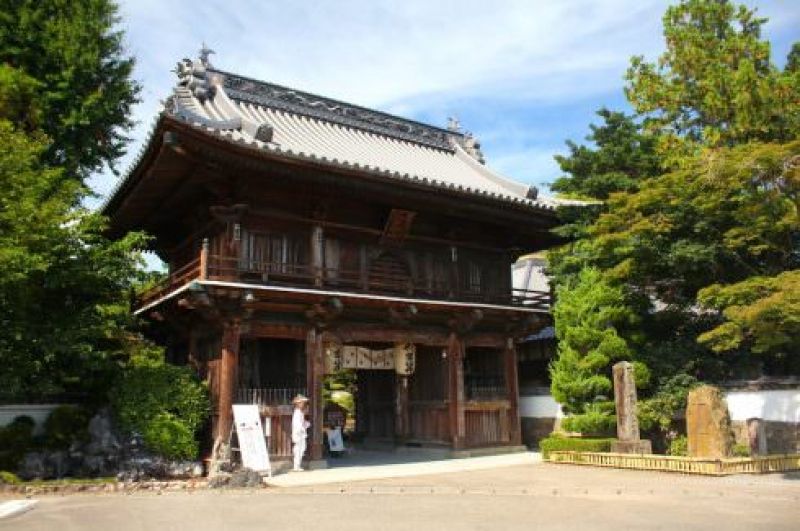 Tokushima Private Tour - The front gate of Ryozen-ji temple